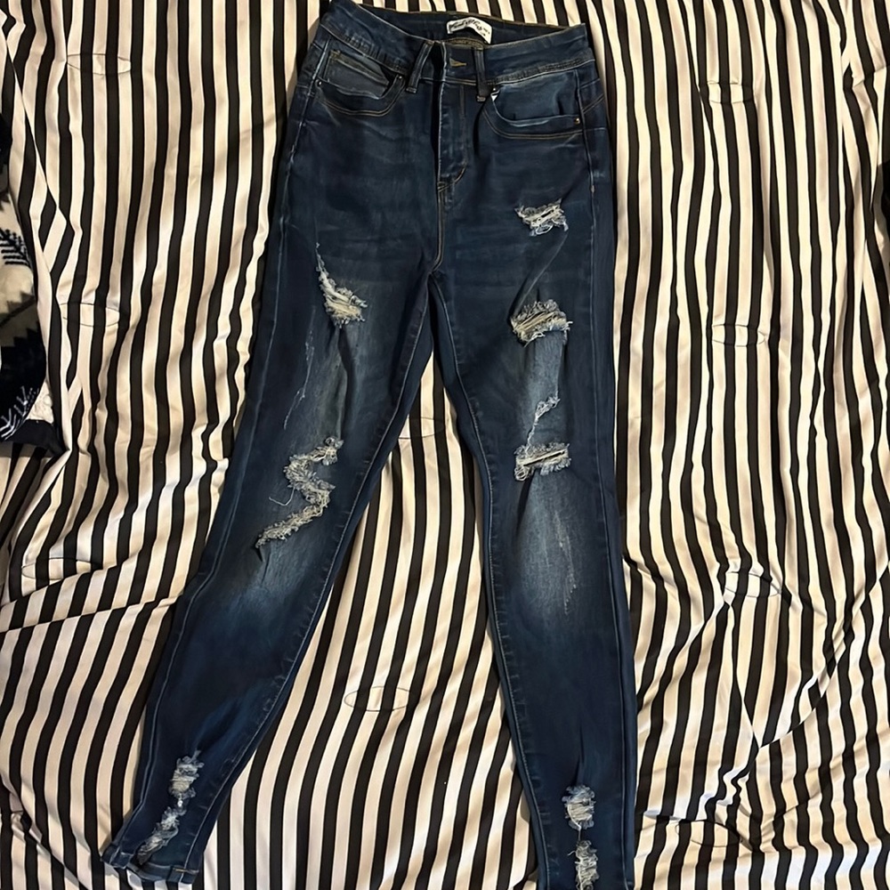 Nice dark wash denim jeans from the brand thread and others.